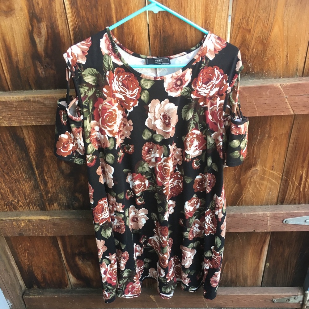 Dress - Picture 2 of 3